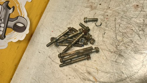 Vis carter moteur centrale - vis,