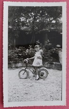 Photo petite fille souriante