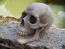 MB185  FIGURINE TIRELIRE GM