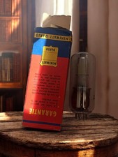 Tube radio ancien vintage avec boîte d'origine, non testé, vendu en l'état