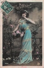 CP UN BAISER FEMME ROBE TRAINE