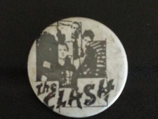 Vintage - Punk - badge du groupe The Clash - 1977
