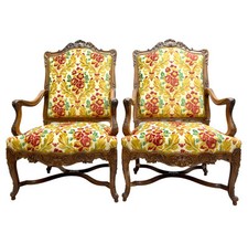 Fauteuils à la Reine de style