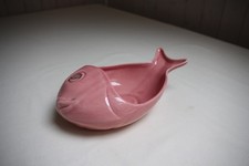 Poisson vide-poche ou ravier, signé Charolles,craquelé, rose, état intact
