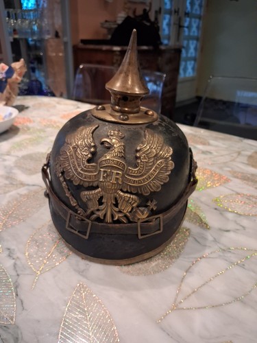 Casque pointe prussien - à,