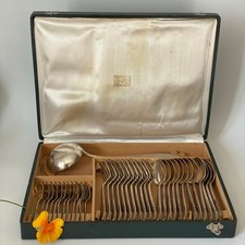 Service de couverts ERCUIS 36 pièces. France