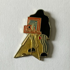 50 - Pin's ANCIEN APPAREIL