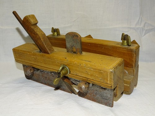 Superbe ancien rabot bois - -superbe, a