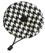 Chapeau à cordon réglable