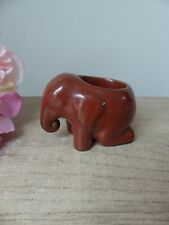 Ancien bougeoir éléphant en céramique rouge bordeaux, Décoration maison