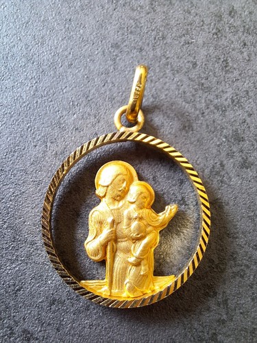 Pendentif plaqué saint - plaqué,
