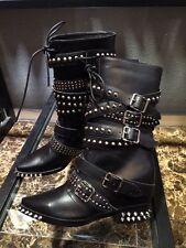 BOTTINES CLOUTÉES À POINTES