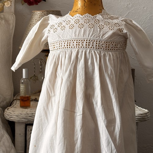 Robe longue ancienne bébé