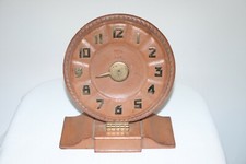 pendulette bureau,  8 jours , vendue en l'état , chiffre en métal