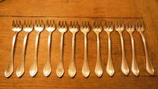 Service de 12 fourchettes à