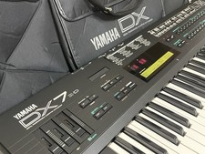 Synthétiseur FM numérique