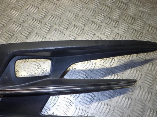 Grille calandre droite - de,
