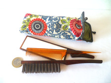 NÉCESSAIRE DE COIFFURE VINTAGE PEIGNE BROSSE MIROIR VERS 1970
