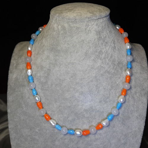 Collier fin perles de - en,