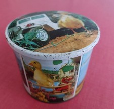 ANCIENNE BOÎTE EN MÉTAL -