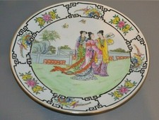 Assiette Porcelaine à Pendre
