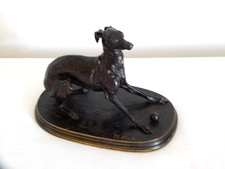 ANCIENNE SCULPTURE en BRONZE Chien Lévrier à la Balle Signé P.J Mène