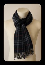 #821 Écharpe Burberry –