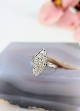 Bague marquise pavée de