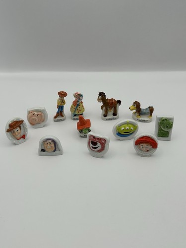 R942 lot fèves disney - lot,