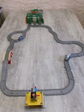 Circuit de train - Gare - Grue - Pont - Thomas et ses amis  (30)