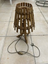 Lampe à poser en rotin vintage (Louis Sognot)