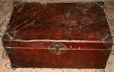  COFFRE de MONASTERE Cuir de