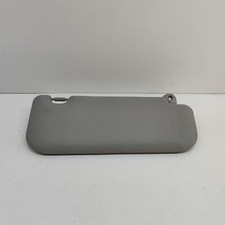 Pare-soleil côté gauche