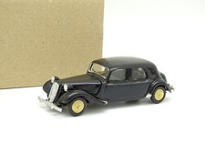 JPM Base Dinky SB 1/43 - Citroen Traction Noire