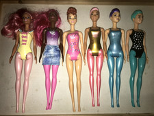 Vds lot de 6 Barbie récentes dont 4 cheveux moulés - 1 métisse + 1 cheveux roses
