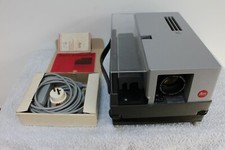 PROJECTEUR DE DIAPOSITIVES LEITZ (LEICA ) PRADOVIT COLOR 250