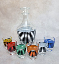 Service à liqueur vintage – Carafe et 6 verres colorés motifs pied-de-poule