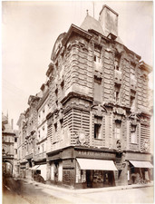 France, Rouen, façade de magasins ''à la fée des soieries'' 