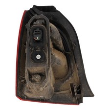 Feu arriere principal droit