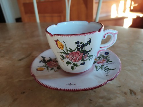 Tasse sous - et,