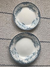 Lot de deux assiettes plates