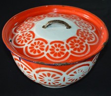 Ancienne soupière en tôle