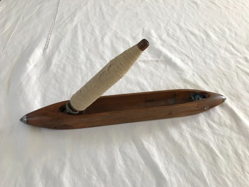 Grande navette ancienne pour