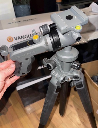 Vanguard alta pro tripod - vanguard,