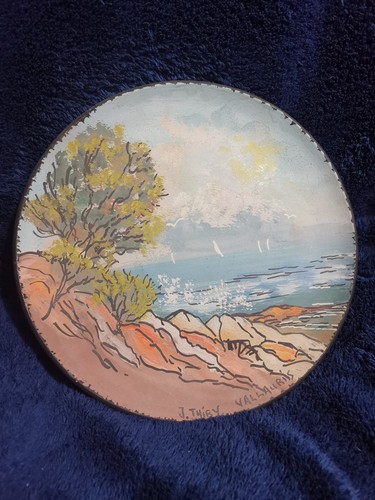 Assiette décorative signée