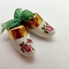 Miniature en porcelaine de Limoges sabots Conflans  ste Honorine collection