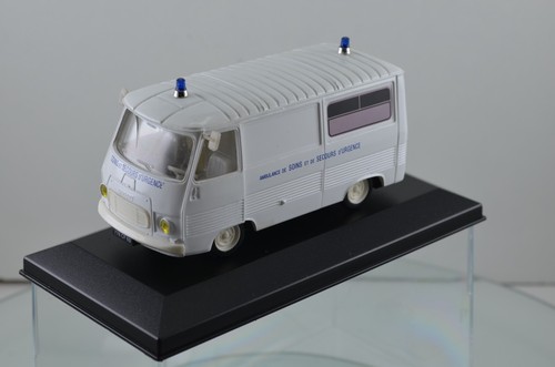 Peugeot ambulance 1961 - ambulance,