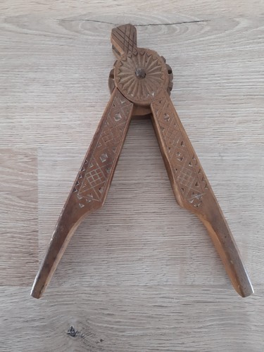 Ancien casse noix noisette - ,