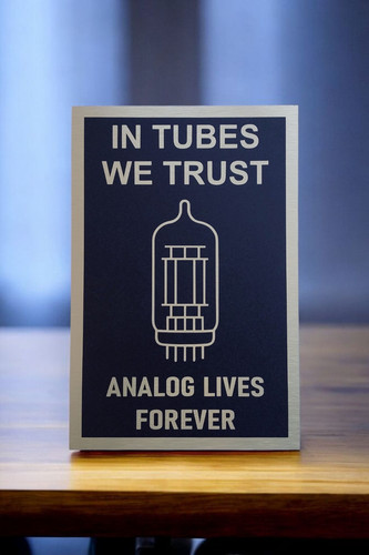 Plaque murale ampli - , tube