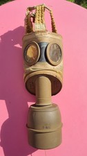 Masque à gaz français de la seconde guerre mondiale, datant de 1938